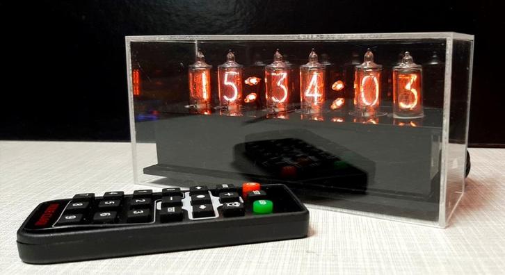 Nixie klok met ZM1332 buisjes uit 1971, Huis en Inrichting, Woonaccessoires | Klokken, Zo goed als nieuw, Staande klok, Digitaal