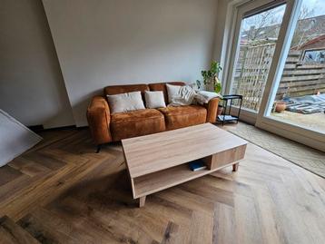 Salontafel in houtkleur met opbergruimte