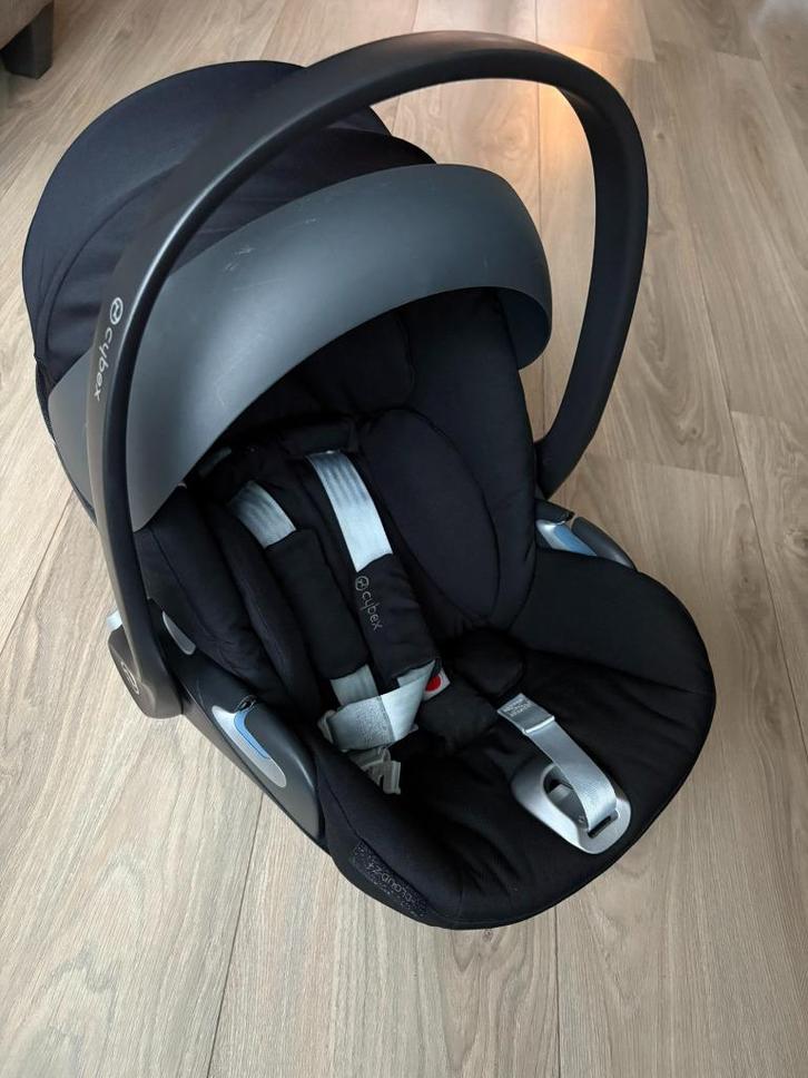 Autostoel Cybex incl. adapters én Prenatal voetenzak, Kinderen en Baby's, Autostoeltjes, Zo goed als nieuw, Overige merken, 0 t/m 13 kg
