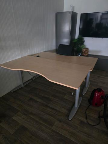 2 mooie bureau's