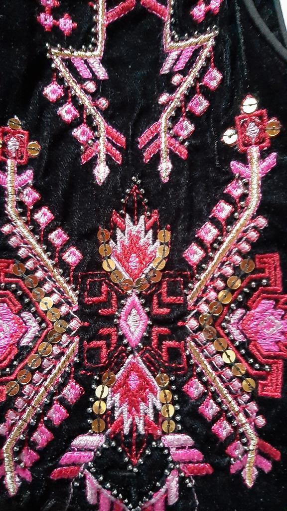 PRACHTIG BOHO IBIZA GILET MET BORDUURSELS EN PAILLETTEN S/M, Kleding | Dames, Bodywarmers, Zo goed als nieuw, Maat 36 (S), Zwart