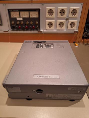 Mitsubishi LVP-X80U LCD beamer (lees beschrijving!) beschikbaar voor biedingen