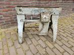 Gietijzeren machine onderstel Hoog 61 cm Lang 70 cm, Antiek en Kunst, Antiek | Gereedschap en Instrumenten, Ophalen