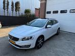 Volvo V60 2.4 D6 Plug-In Hybrid 1e eigenaar schuifdak ACC, Automaat, Euro 5, Wit, Leder
