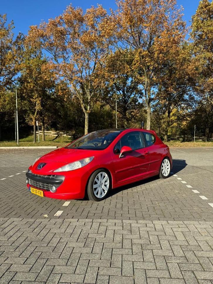 Peugeot 207 1.6 16V Turbo 3DRS 2007 Rood, Auto's, Peugeot, Particulier, ABS, Airbags, Airconditioning, Alarm, Bluetooth, Bochtverlichting