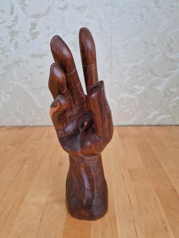 Houten Hand Sculptuur  beschikbaar voor biedingen