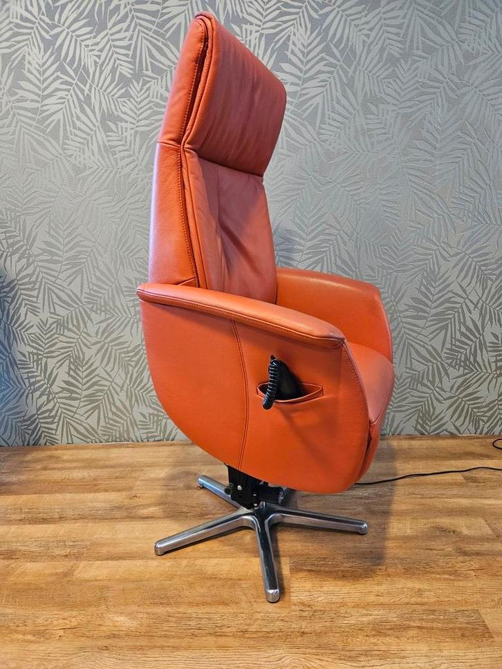 De toekomst sta op fauteuil/stoel bij Zitgemak in joure, Huis en Inrichting, Fauteuils, Zo goed als nieuw, 50 tot 75 cm, 75 tot 100 cm
