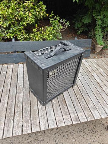Roland Cube-30 gitaarversterker met ingebouwde effecten beschikbaar voor biedingen