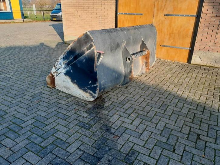 Manitou volumebak 250cm 2500L (bj 2014), Zakelijke goederen, Machines en Bouw | Onderdelen