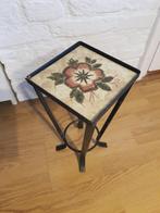 Retro bloementafeltje., Huis en Inrichting, Ophalen of Verzenden, Gebruikt, Rechthoekig, Minder dan 55 cm