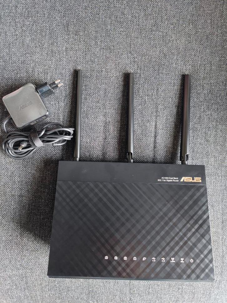 ASUS RT-AC68U / AC1900 router, Computers en Software, Routers en Modems, Zo goed als nieuw, Router, Ophalen of Verzenden