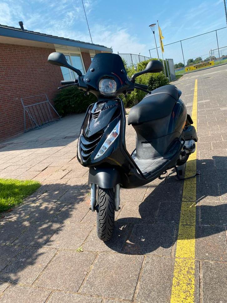 Piaggio zip 50 cc, Fietsen en Brommers, Scooters | Piaggio, Gebruikt, Zip, Maximaal 45 km/u, Benzine, Ophalen
