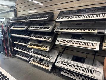 veel Keyboards Korg Yamaha Roland Technics Casio beschikbaar voor biedingen