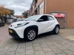 TOYOTA Aygo X 1.0 VVT-i MT 72pk Play, 21 km/l, Stof, Gebruikt, 920 kg