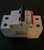 ABB Aan-Uit schakelaar rood 2 polig 40A, Doe-het-zelf en Verbouw, Elektra en Kabels, Ophalen of Verzenden, Schakelaar