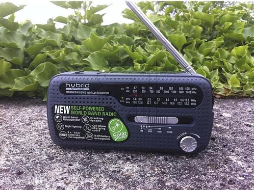 Multifunctionele radio met zonnepaneel en slingerdynamo, Audio, Tv en Foto, Radio's, Nieuw, Radio, Ophalen of Verzenden