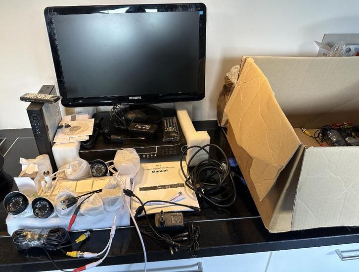 Compleet 8 camera video bewakingsset + 2 recorders afst bed, Audio, Tv en Foto, Videobewaking, Zo goed als nieuw, Buitencamera