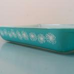 Pyrex JAJ Daisies schaal model 2161, turquoise, Ophalen of Verzenden, Zo goed als nieuw, Overige stijlen, Schaal of Schalen
