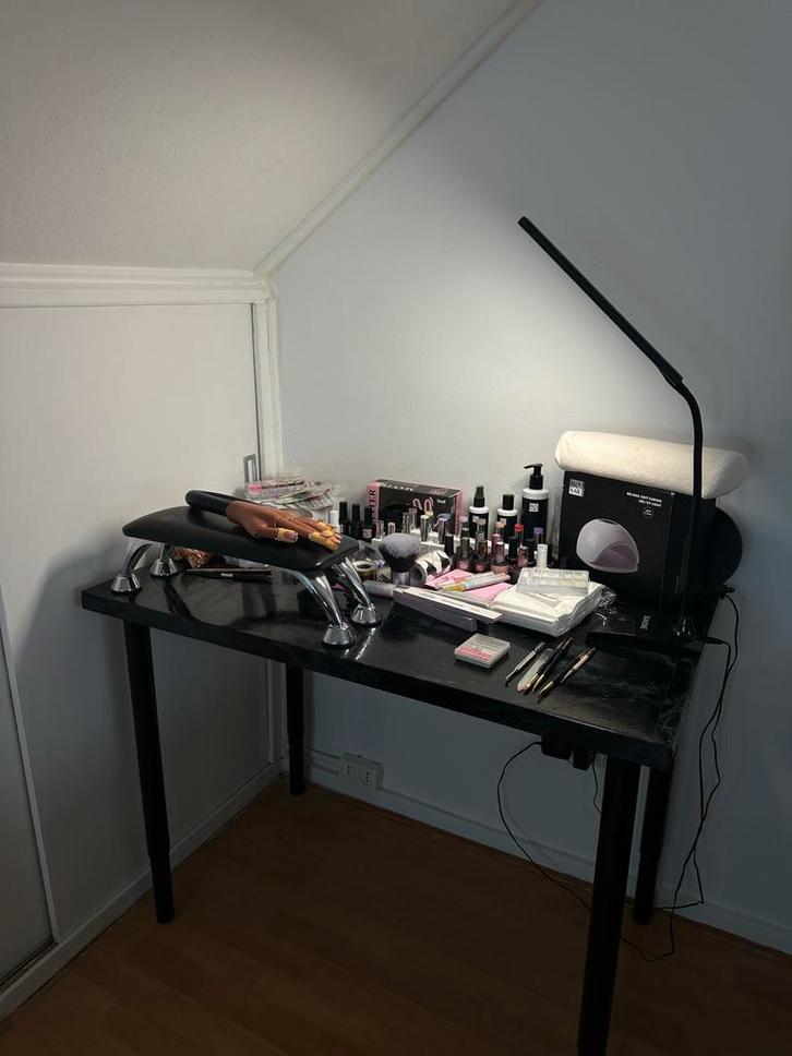 Complete Nagelset BIAB/NN Gel Lak + Tafel & Lamp, Sieraden, Tassen en Uiterlijk, Uiterlijk | Cosmetica en Make-up, Gebruikt, Toebehoren