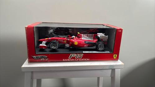Ferando Alonso 1:18 Ferrari 2010, Verzamelen, Automerken, Motoren en Formule 1, Zo goed als nieuw, Formule 1, Ophalen of Verzenden