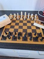 Mooi houten schaakspel en damspel, Hobby en Vrije tijd, Gezelschapsspellen | Bordspellen, Een of twee spelers, Ophalen of Verzenden