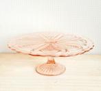 Prachtige vintage roze persglas taartschaal op voet!, Huis en Inrichting, Woonaccessoires | Schalen en Manden, Ophalen of Verzenden