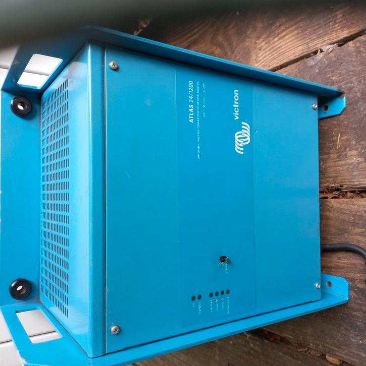 Victron Atlas omvormer 24>220>1200.camper,boot,noodstroom, Watersport en Boten, Navigatiemiddelen en Scheepselektronica, Zo goed als nieuw