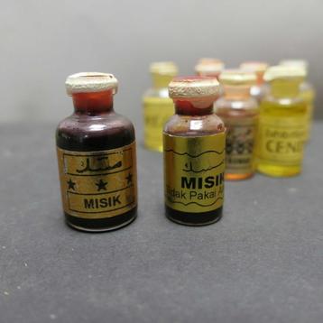 Minyak Keris Olie MY3 Cendana Melati Misik Kantil Kenanga beschikbaar voor biedingen