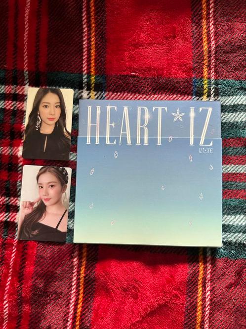 IZ*ONE : Heart*Iz, Verzamelen, Muziek, Artiesten en Beroemdheden, Zo goed als nieuw, Foto of Kaart, Ophalen