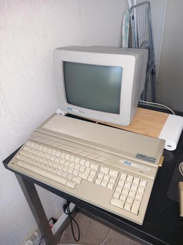 Atari 1040stf met monitor en toebehoren (adv goed lezen aub) beschikbaar voor biedingen