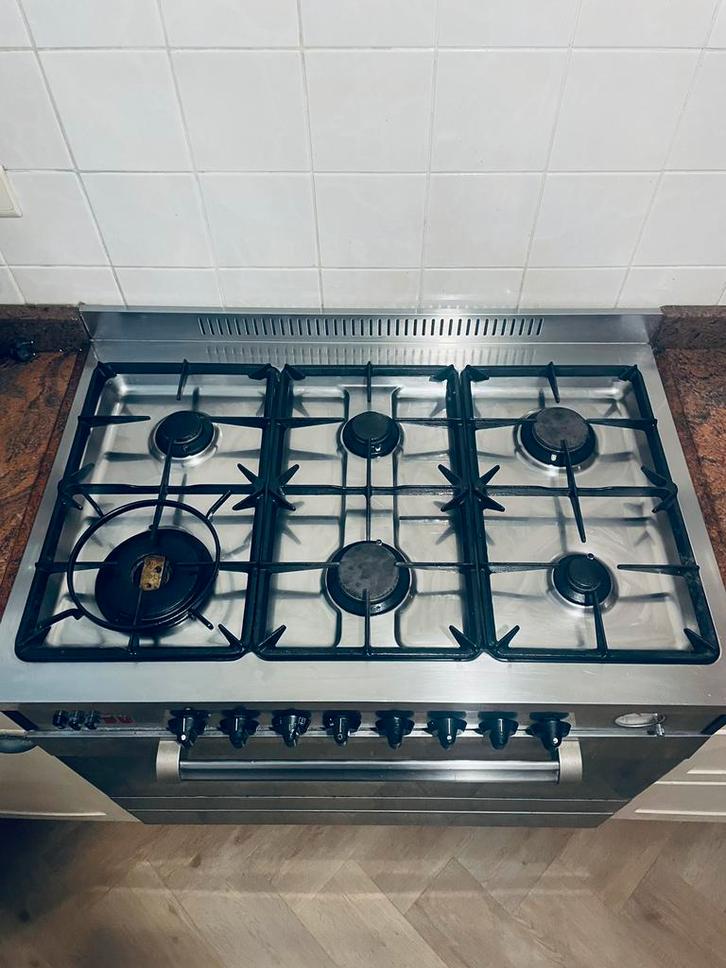 Bartelli gaskookplaat met 6 gaspitten en een ruime oven, Witgoed en Apparatuur, Fornuizen, Zo goed als nieuw, Vrijstaand, Gas