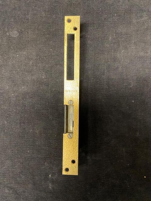 Electrisch sluitplaat 5-8 v / Nemef cilinder slot /oplegslot, Doe-het-zelf en Verbouw, Hang- en Sluitwerk, Gebruikt, Slot, IJzer