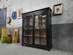 Vintage Houten Vitrinekast Zwart | Half Hoge Vitrine Kast, Huis en Inrichting, Kasten | Vitrinekasten, 150 tot 200 cm, Ophalen of Verzenden