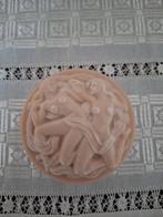 Antieke Art Deco Doos met Vrouwenreliëf, Antiek en Kunst, Antiek | Keramiek en Aardewerk, Ophalen of Verzenden