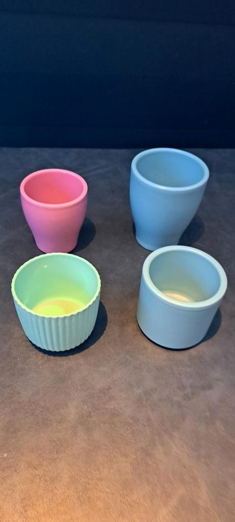 Set van 4 kleine bloempotjes van steen,verschillende kleuren, Tuin en Terras, Bloempotten, Nieuw, Steen, Binnen, Balkon, Minder dan 40 cm