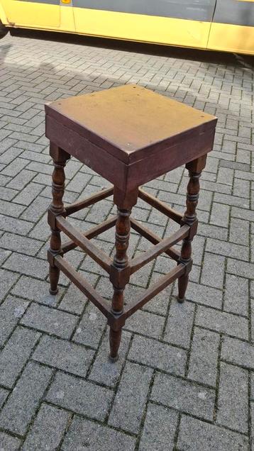 6 horeca mancave hout gedraaid vintage krukken oud hollands beschikbaar voor biedingen