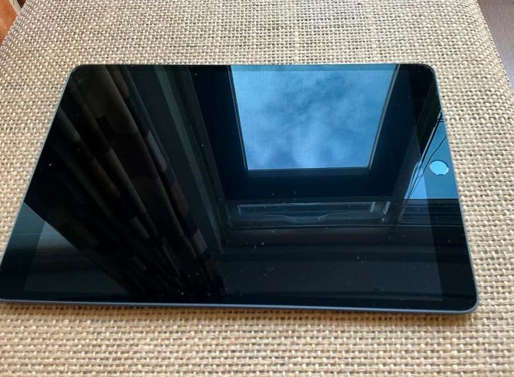 Apple iPad Air 3 64GB 10,5 inch Space grey i.z.g.s., Computers en Software, Apple iPads, Gebruikt, Apple iPad Air, Wi-Fi, 10 inch