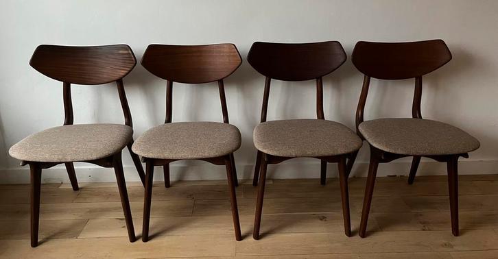4 AWA eetkamerstoelen Louis van Teeffelen  nieuw gestoffeerd, Huis en Inrichting, Stoelen, Zo goed als nieuw, Vier, Hout, Stof