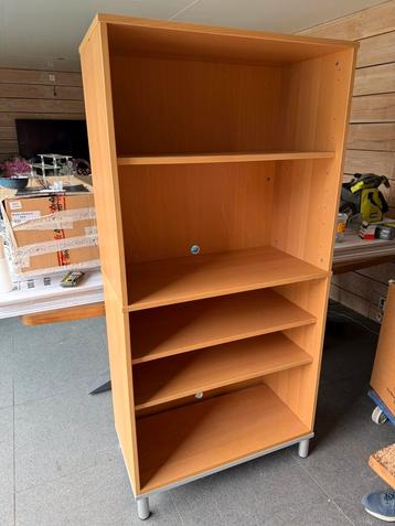 Vandaag gratis ophalen! Open kast beschikbaar voor biedingen
