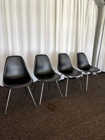 Originele Vitra Eames DSX stoelen  beschikbaar voor biedingen
