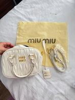 Miu miu dames handtas & dustbag, Sieraden, Tassen en Uiterlijk, Tassen | Damestassen, Ophalen of Verzenden, Zo goed als nieuw