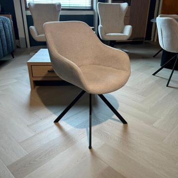 Prachtige eetkamerstoelen in de kleur Beige! OP=OP! beschikbaar voor biedingen
