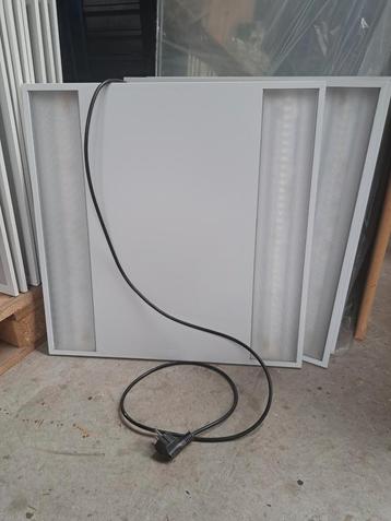 philips led armatuur 60x60 cm, netsnoer, 31,5w, lamp. beschikbaar voor biedingen
