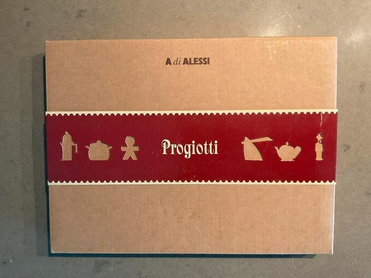 Zeldzame, ongeopende Alessi Progiotti koekjesvorm set (2012), Huis en Inrichting, Keuken | Keukenbenodigdheden, Nieuw, Ophalen of Verzenden