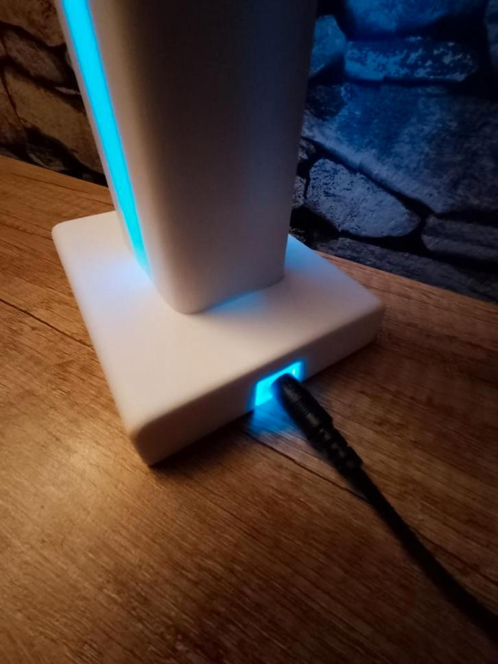 Uniek stuk! Handgemaakte design tafellamp van CORIAN, Huis en Inrichting, Lampen | Vloerlampen, Zo goed als nieuw, 100 tot 150 cm