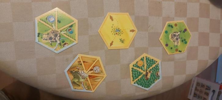 bordspel onderdelen tegels 5 stuks Catan Kooplieden Barbaren, Hobby en Vrije tijd, Gezelschapsspellen | Bordspellen, Nieuw, Een of twee spelers