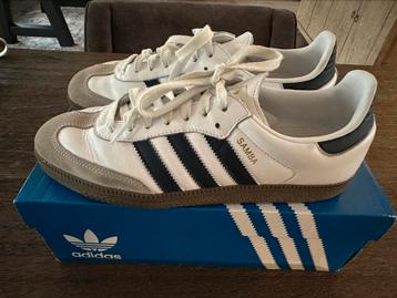 Adidas orginele  samba leer wit/ donkerblauw maat 42 2/3 beschikbaar voor biedingen