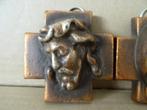 Art deco bronzen kruisbeeld reliëf plaquettes 7x7 Hongarije, Ophalen of Verzenden