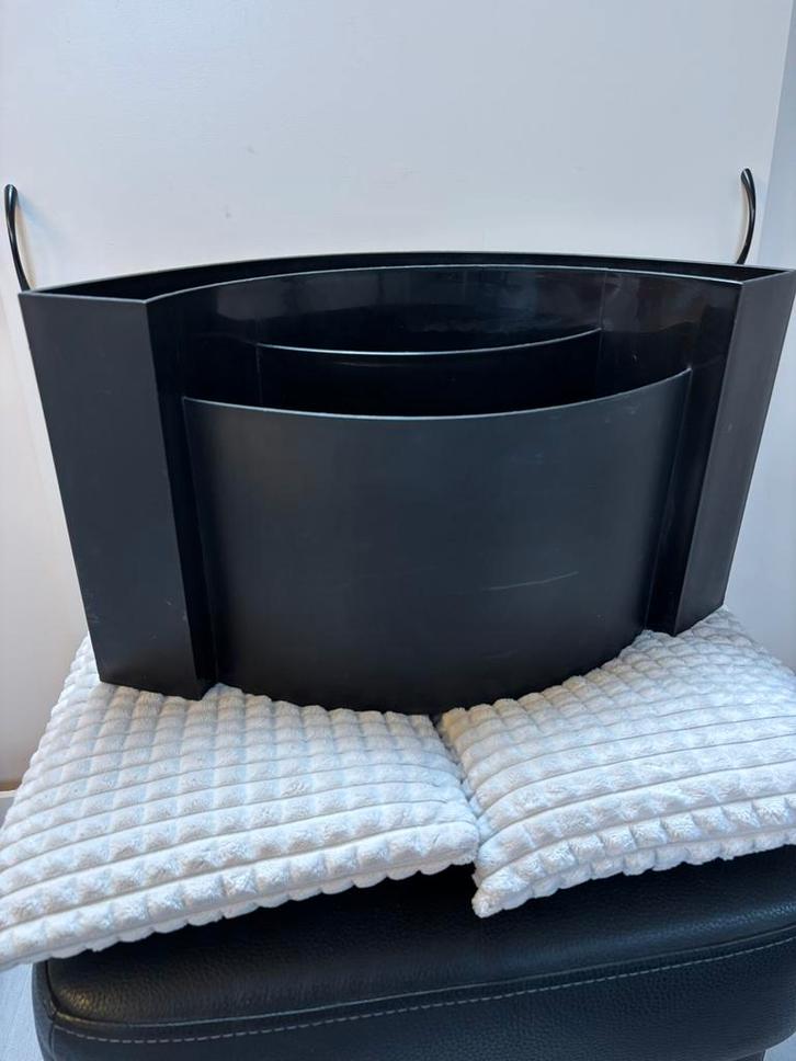 Lectuurbak “wave” zwart ontwerper Maier-Aichen, Huis en Inrichting, Woonaccessoires | Krantenbakken en Lectuurbakken, Gebruikt