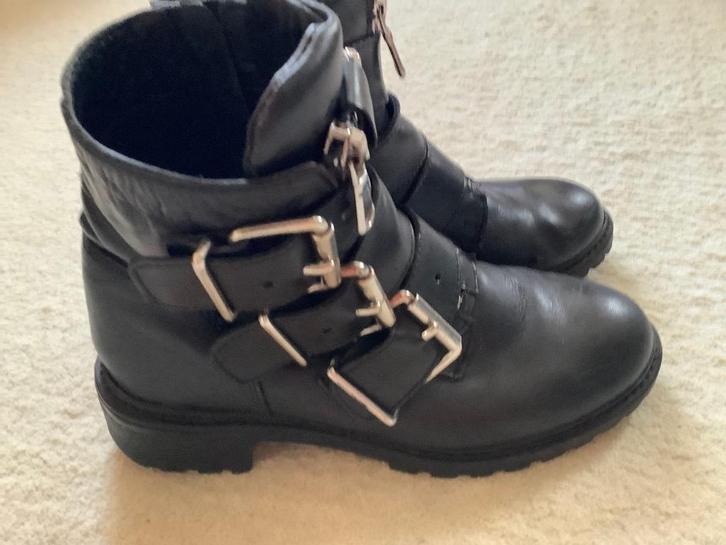 Laag stoer gaaf laarsjes van het merk Nelson, maat 37., Kleding | Dames, Schoenen, Gedragen, Hoge laarzen, Zwart, Ophalen of Verzenden